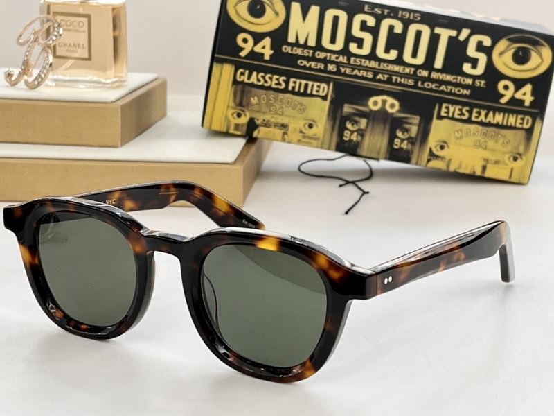 MOSCOT