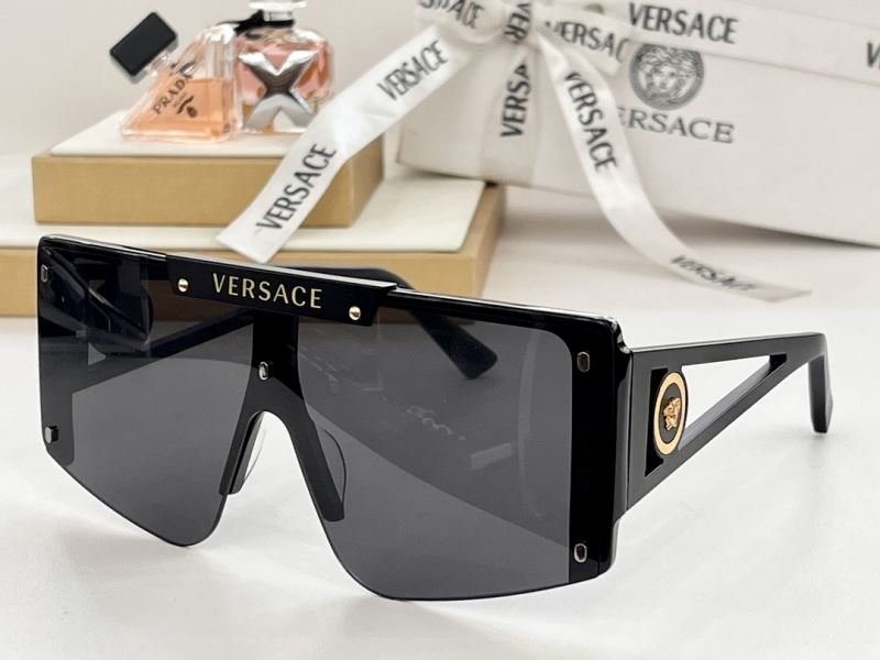 VERSACE