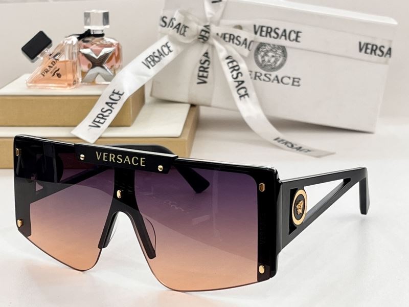 VERSACE