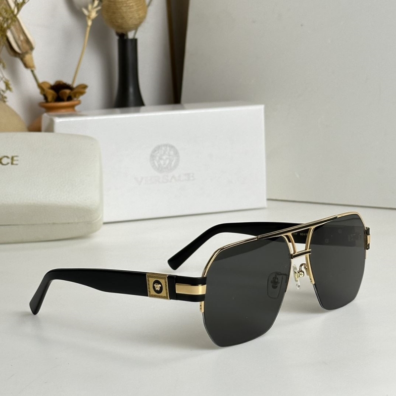 VERSACE