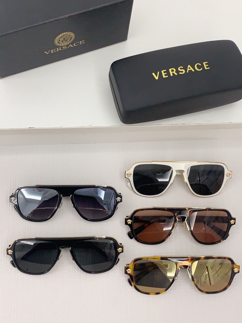 VERSACE