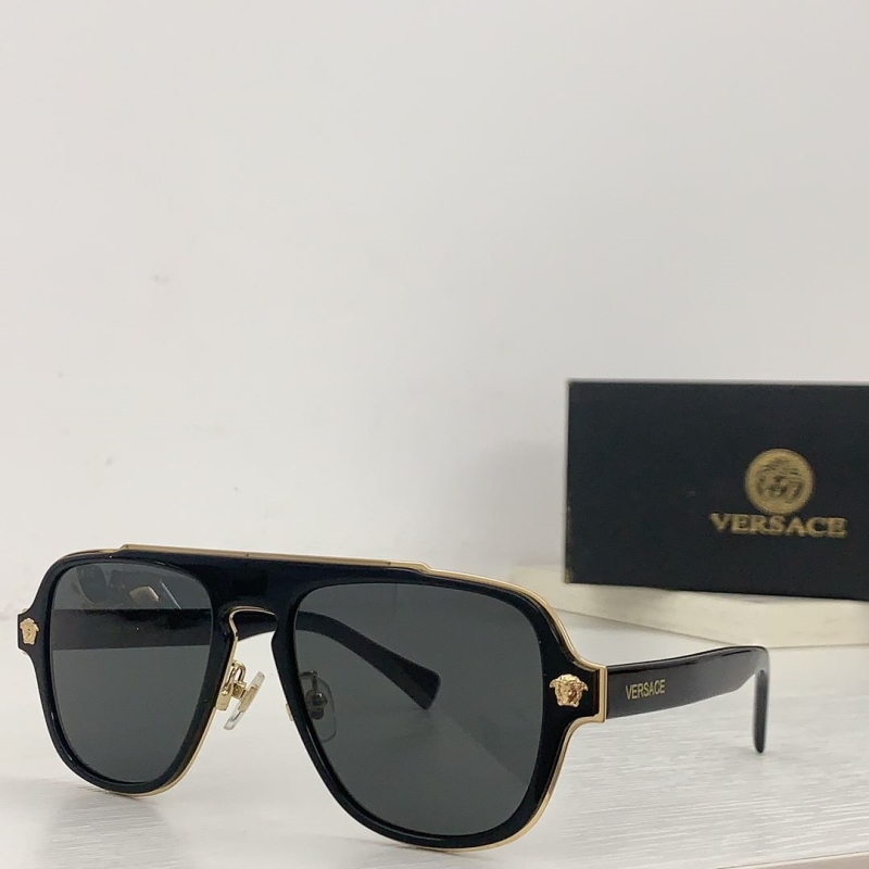 VERSACE